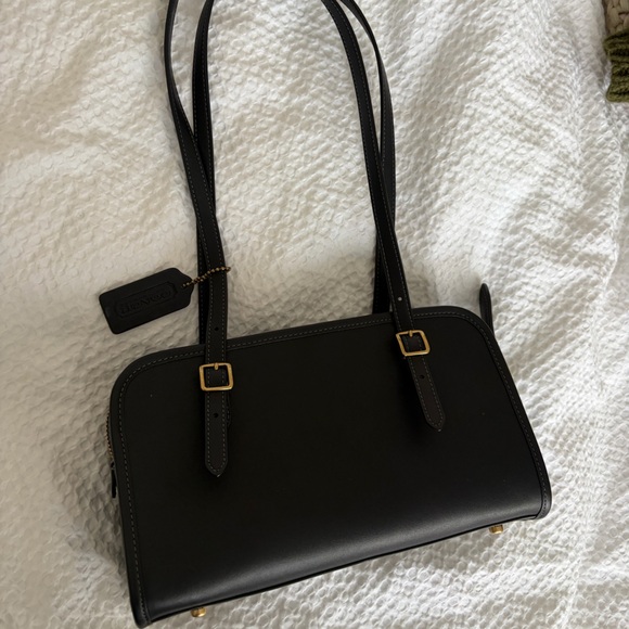 Coach Swing Zip Black Leather Shoulder Bag with Gold Hardware - Picture 3 of 11